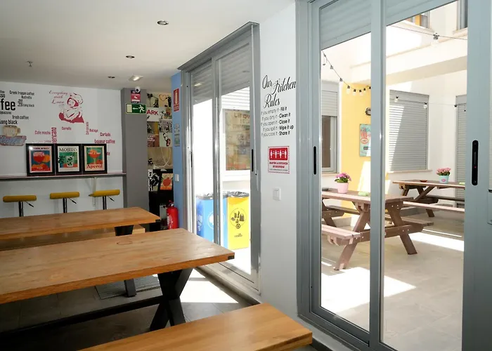 New Art Hostel - Albergue Juvenil Palma